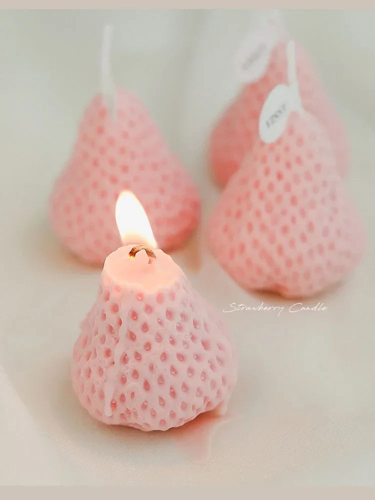 New Creative Strawberry Aromatherapy Candle with Hand Gift Fragrance Decoration Handmade Candle candle